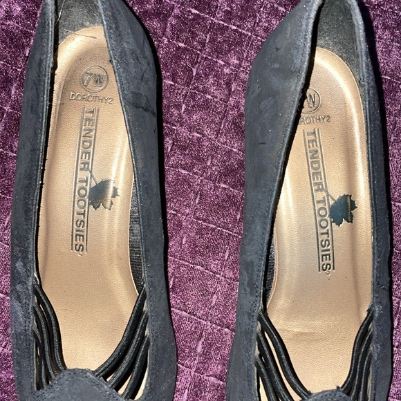 Dorthy 2 tender Tootsie’s size 7w black ladies low rise big base heel suede feel - Picture 3 of 7
